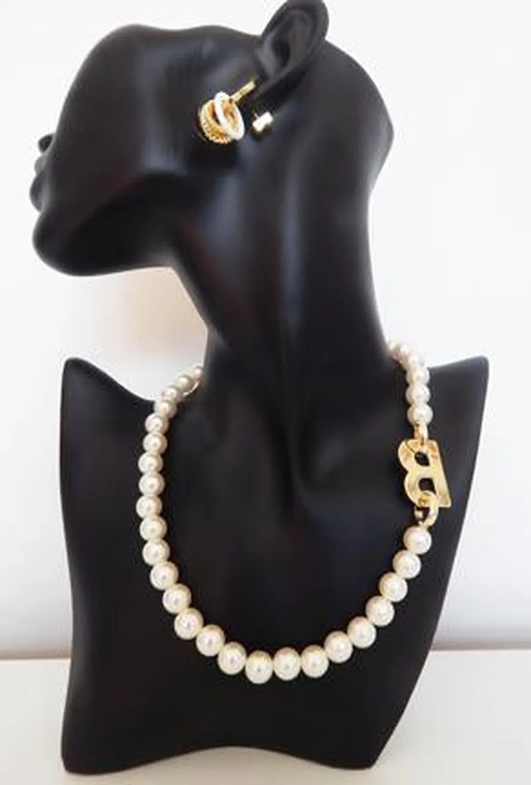 BRIAR - "B" PEARL NECKLACE