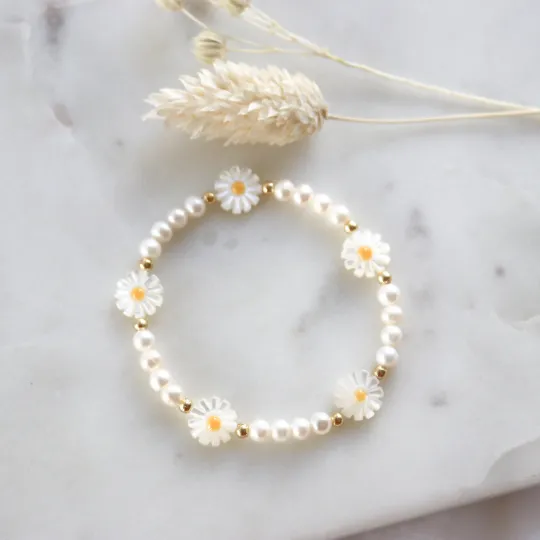 Daisy Pearl Bracelet