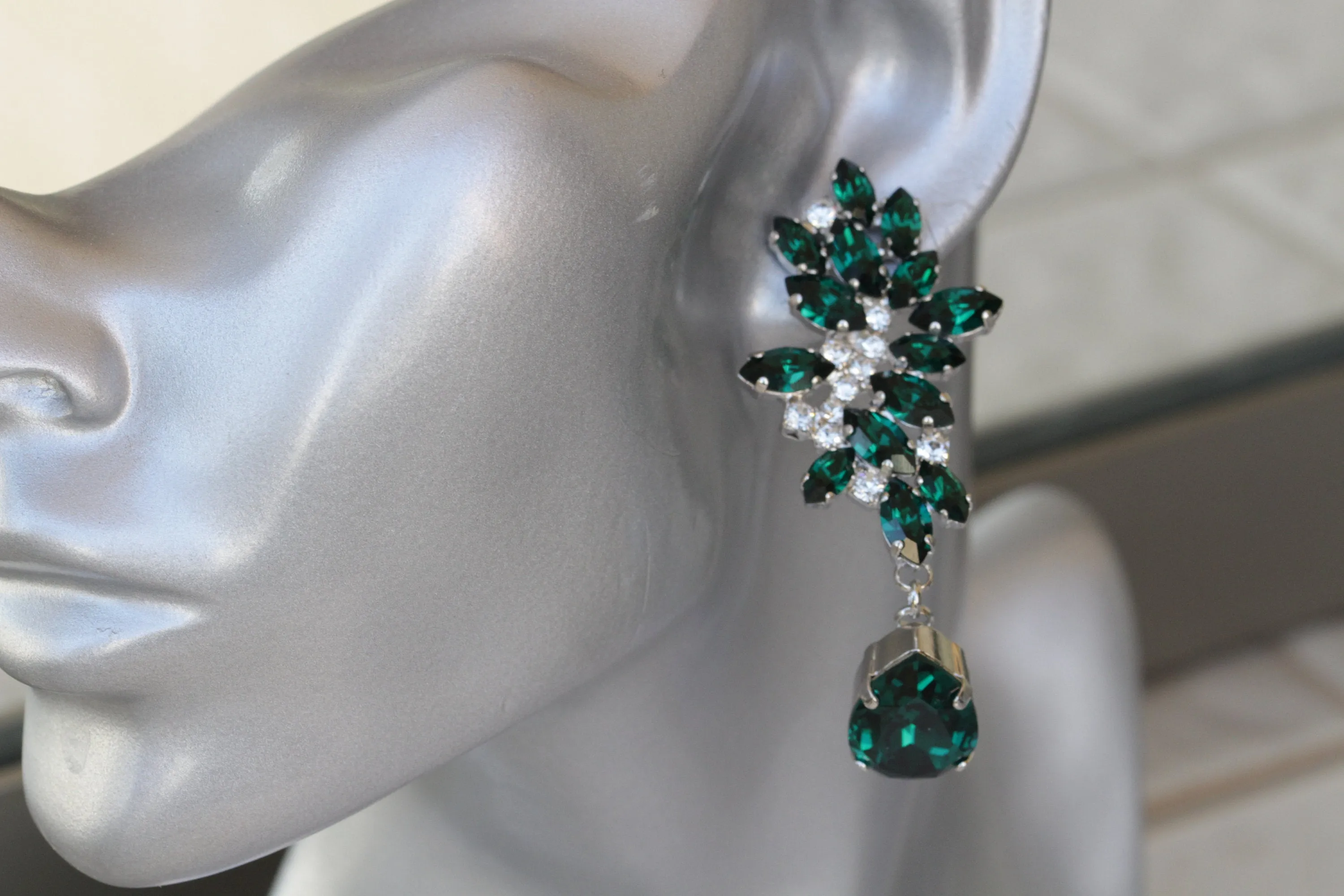 EMERALD DANGLE EARRINGS