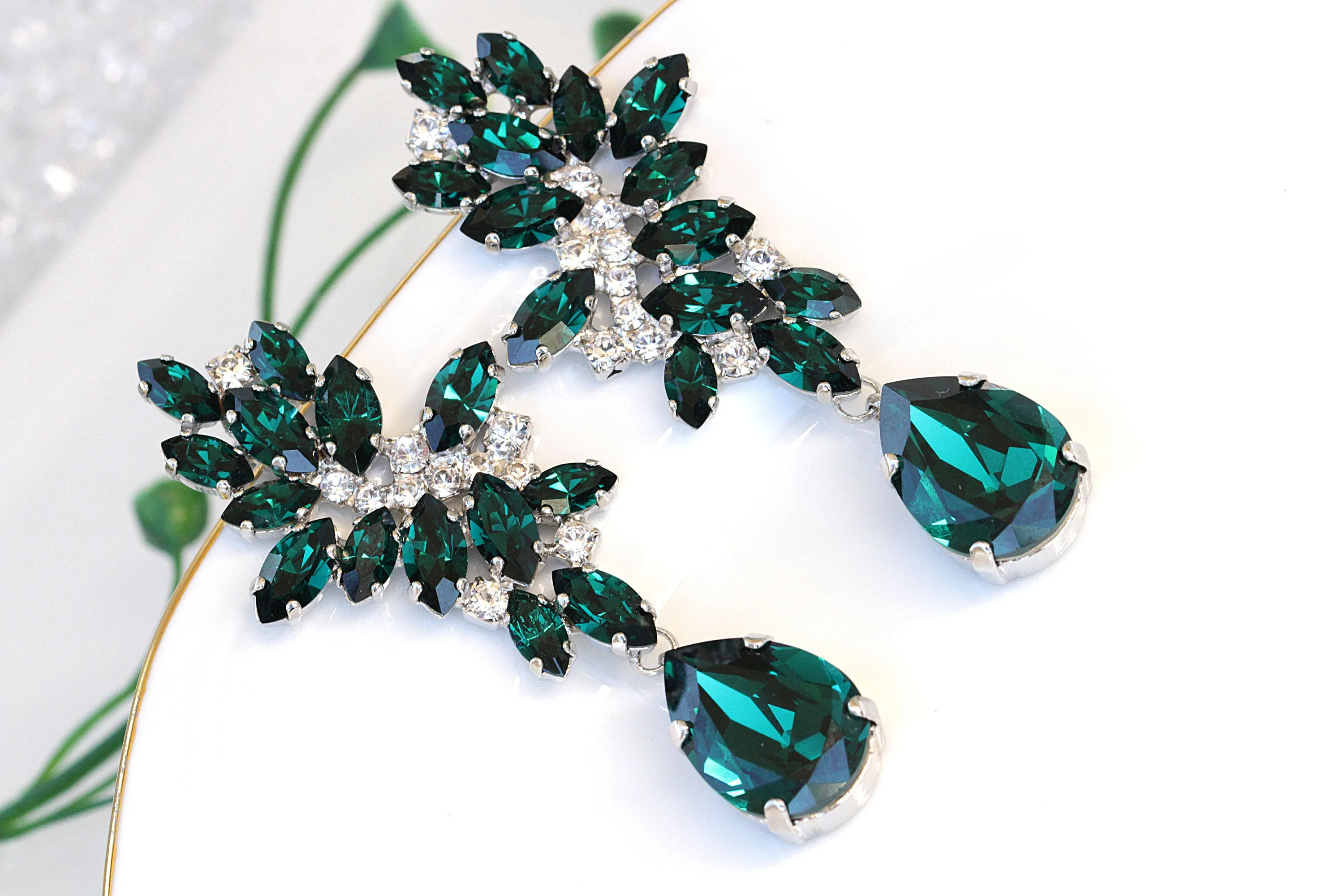 EMERALD DANGLE EARRINGS