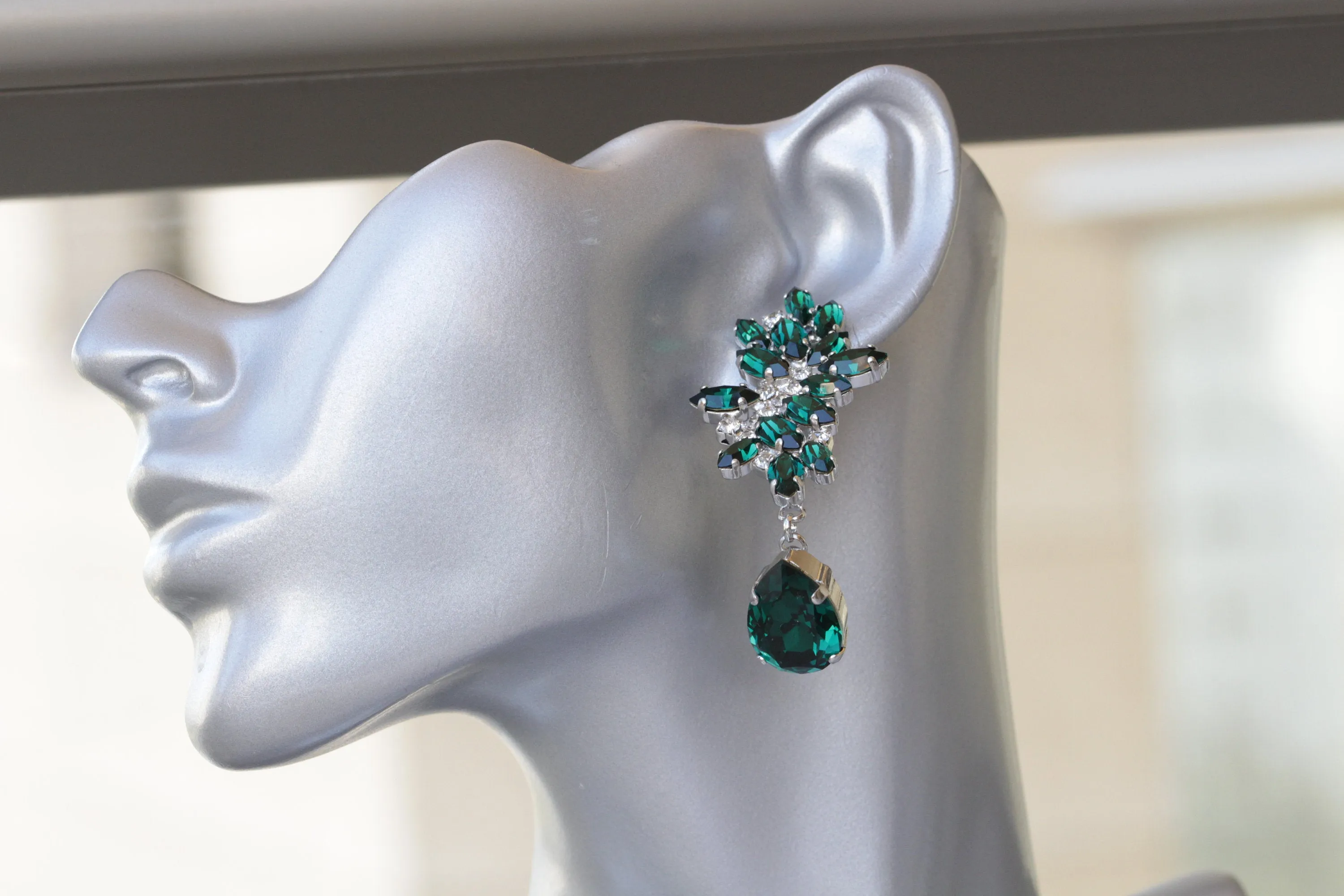 EMERALD DANGLE EARRINGS