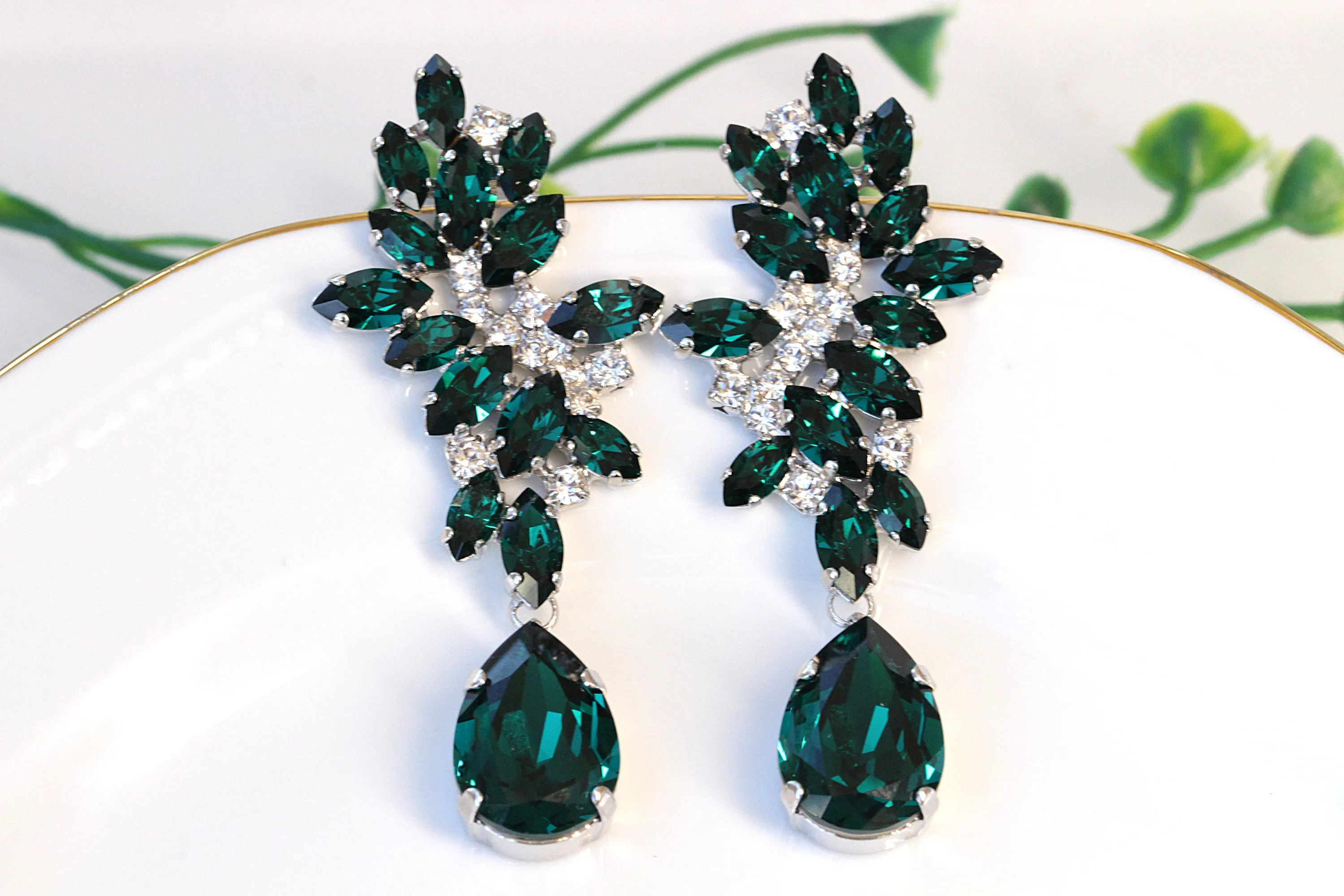 EMERALD DANGLE EARRINGS