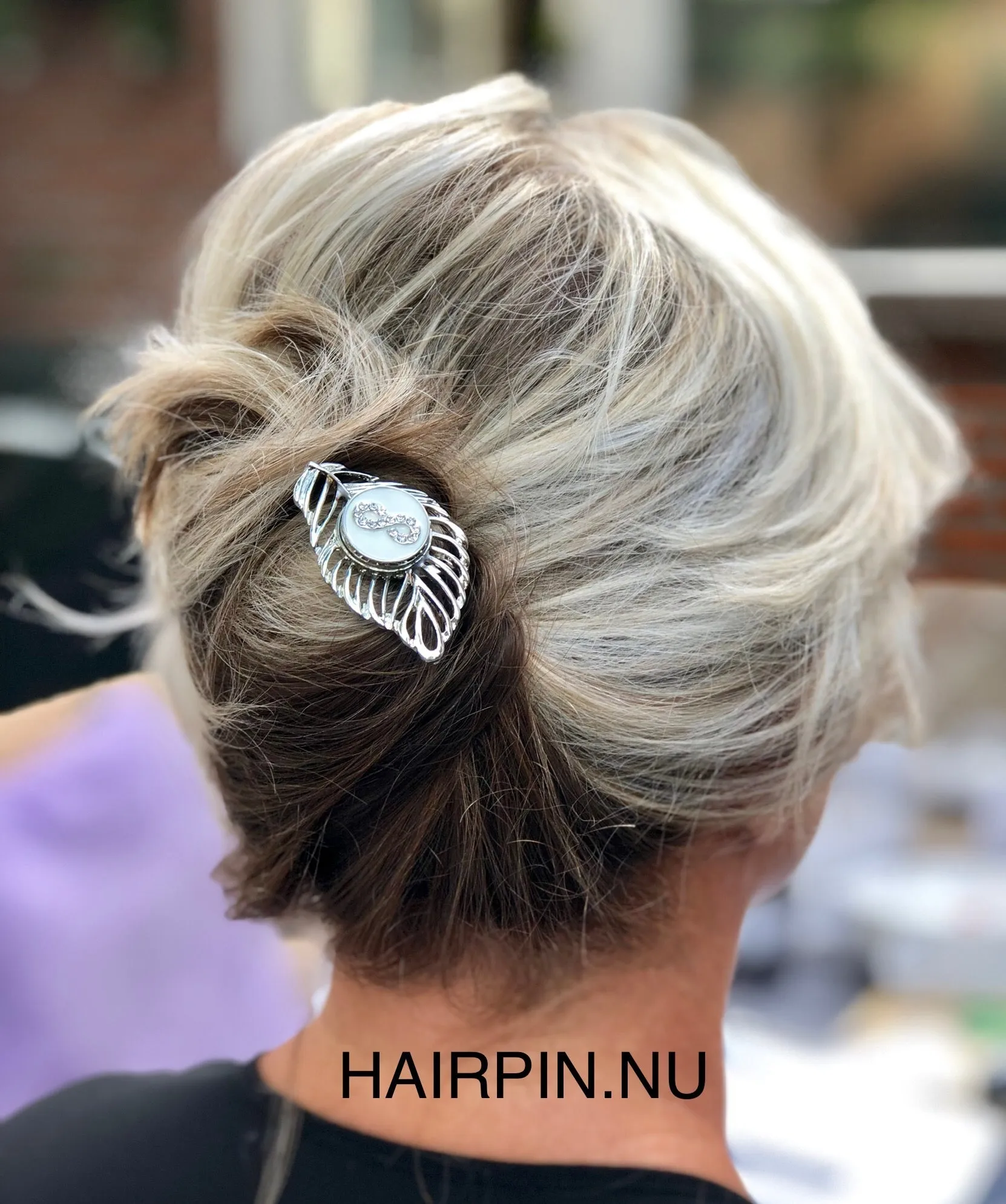 Hairpin Leaf - HAIRACCESSOIRE - incl. 3 gratis clickbuttons naar keuze