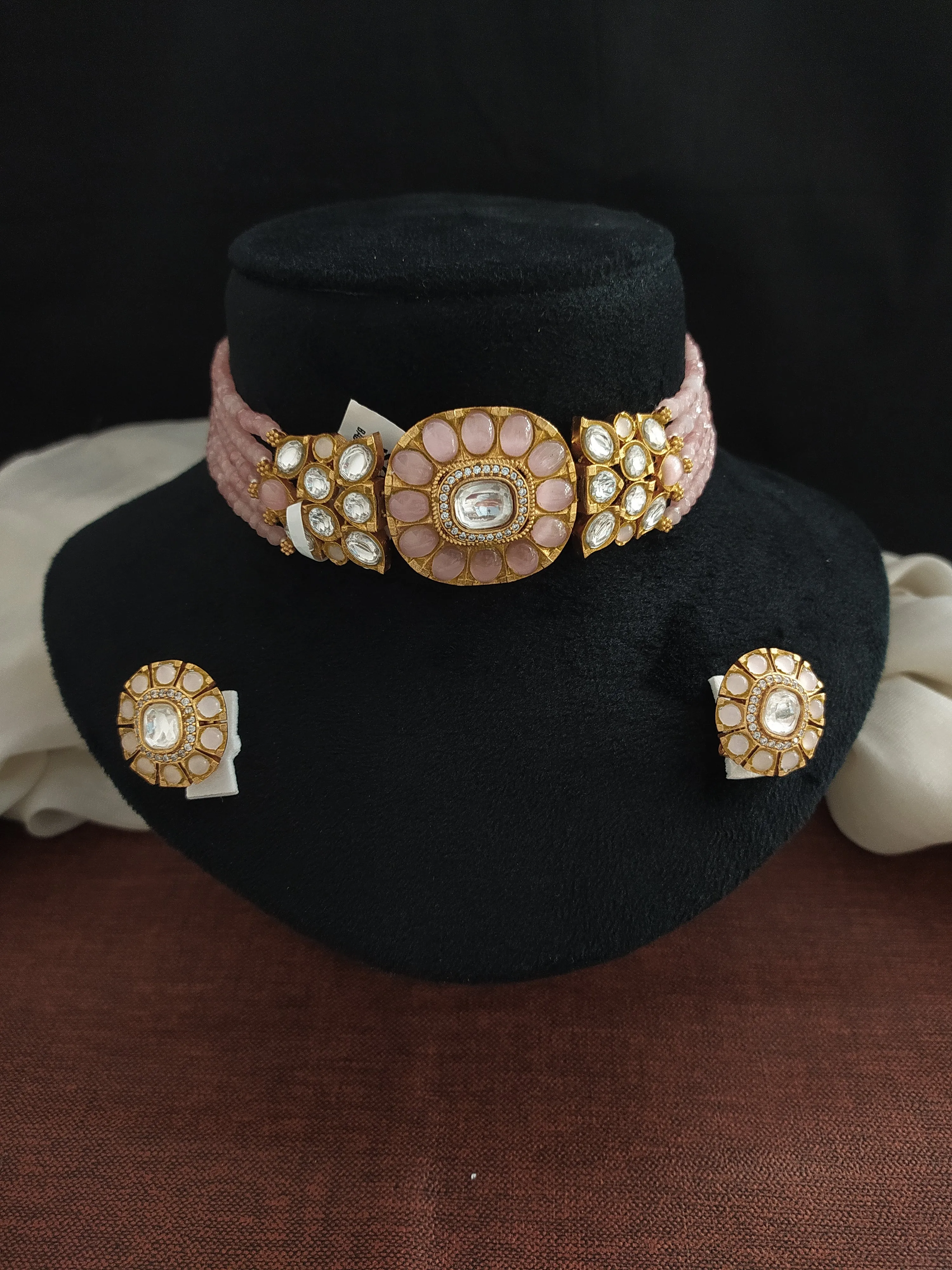 Kundan Stone Baby Pink Choker With A Rajwadi Touch