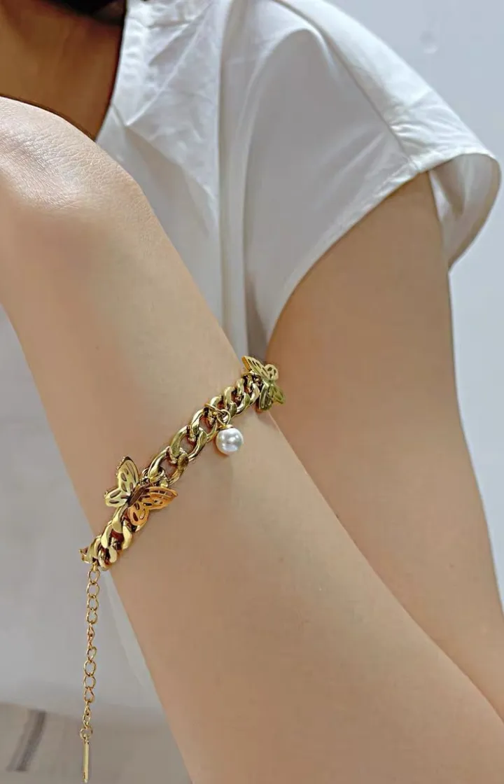 Renata Multi-butterfly and Pearl Pendant Chain Bracelet in Gold